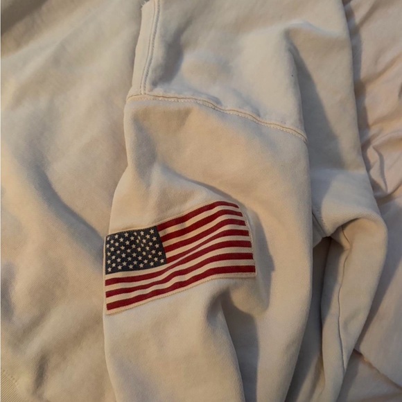 PacSun Cream Crewneck Sweatshirt with Navy NEWPORT Logo - Picture 2 of 2